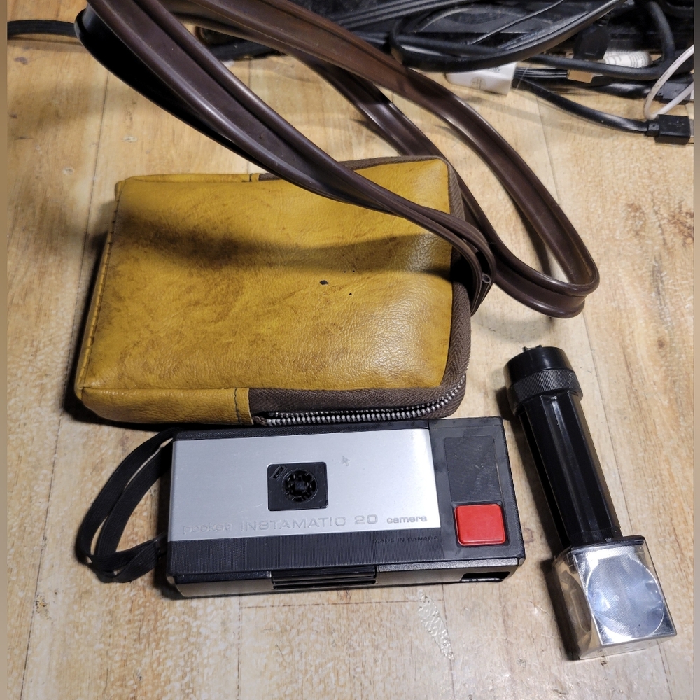 Vintage Kodak Instamatic 20 camera with flash tower and case